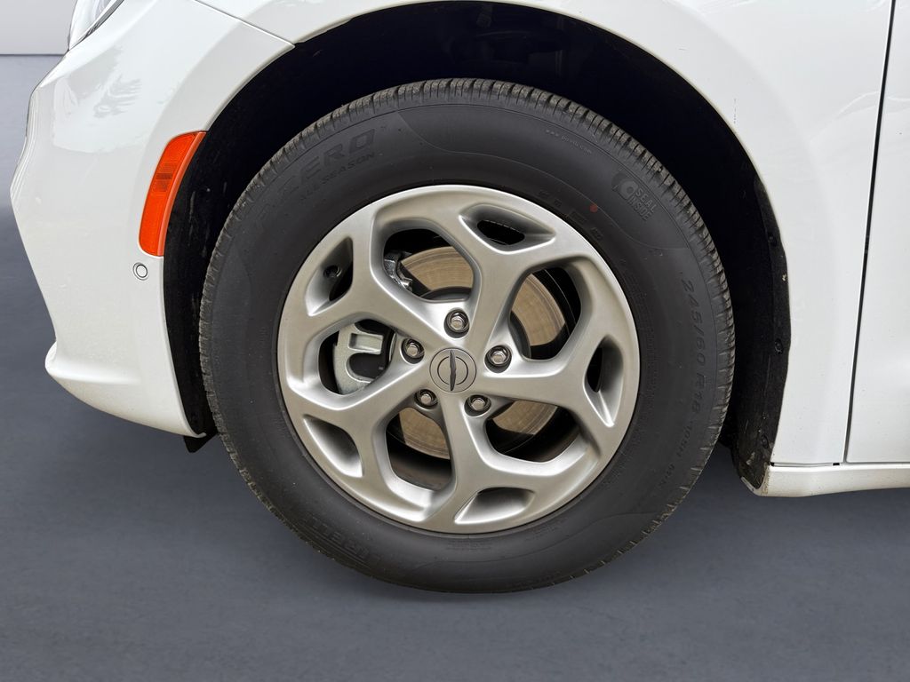 2024 Chrysler Pacifica Hybrid S Appearance photo 9