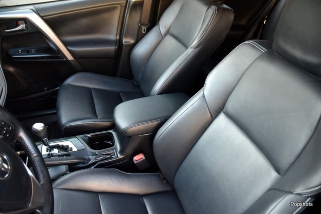2016 Toyota RAV4 Limited photo 9