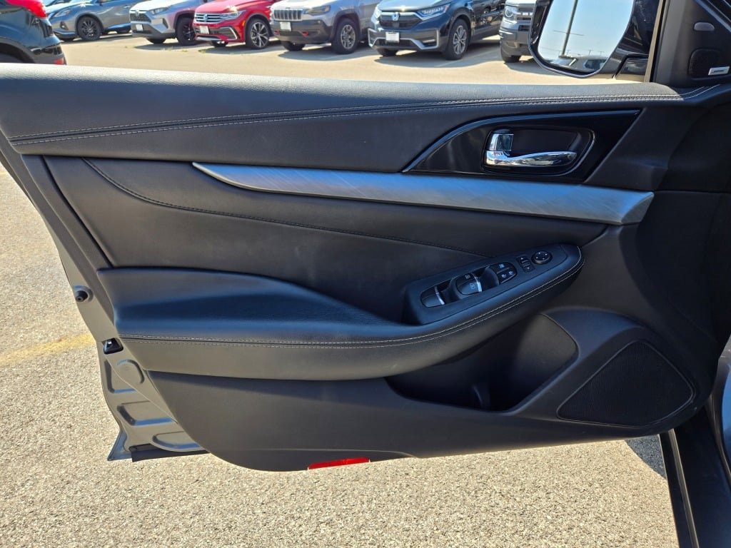 2017 Nissan Maxima SL photo 21