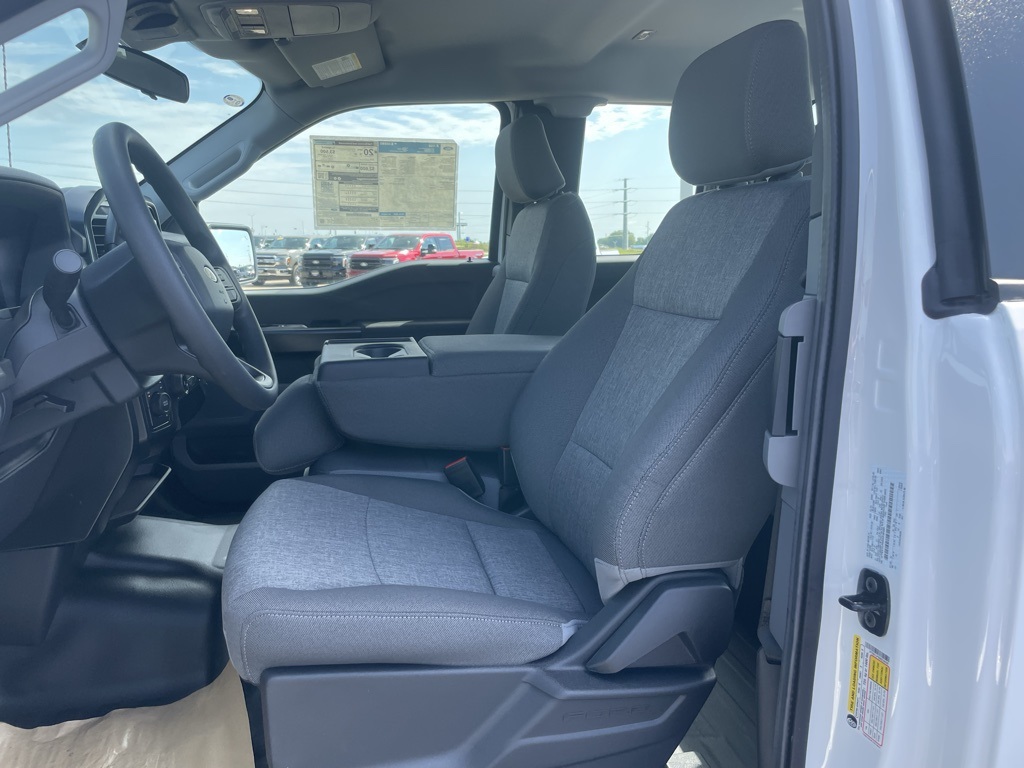 2025 Ford F-150 XL photo 6