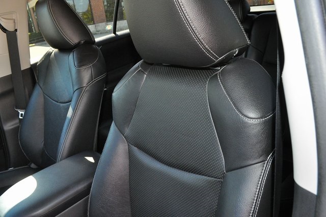 2020 Toyota RAV4 LE photo 10