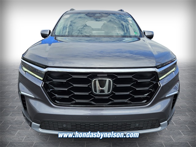 2025 Honda Pilot Touring photo 2