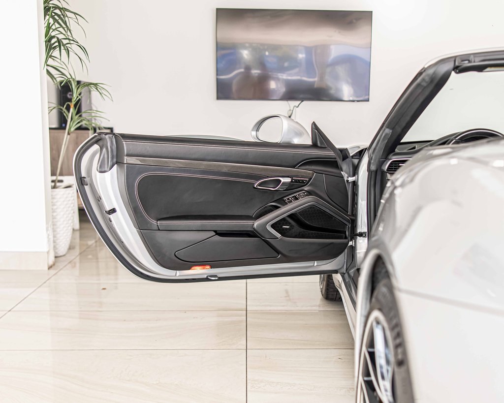 2017 PORSCHE 911 - Image 35