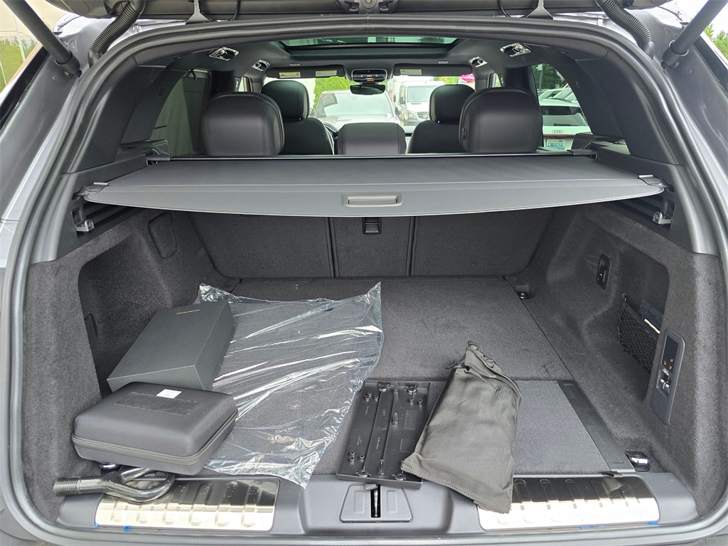 2025 Land Rover Range Rover Sport SE photo 25