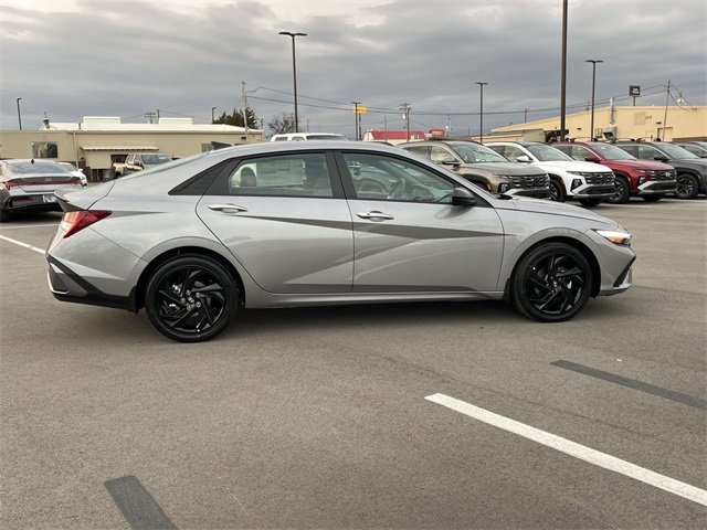 2026 Hyundai Elantra Hybrid SEL Sport photo 2