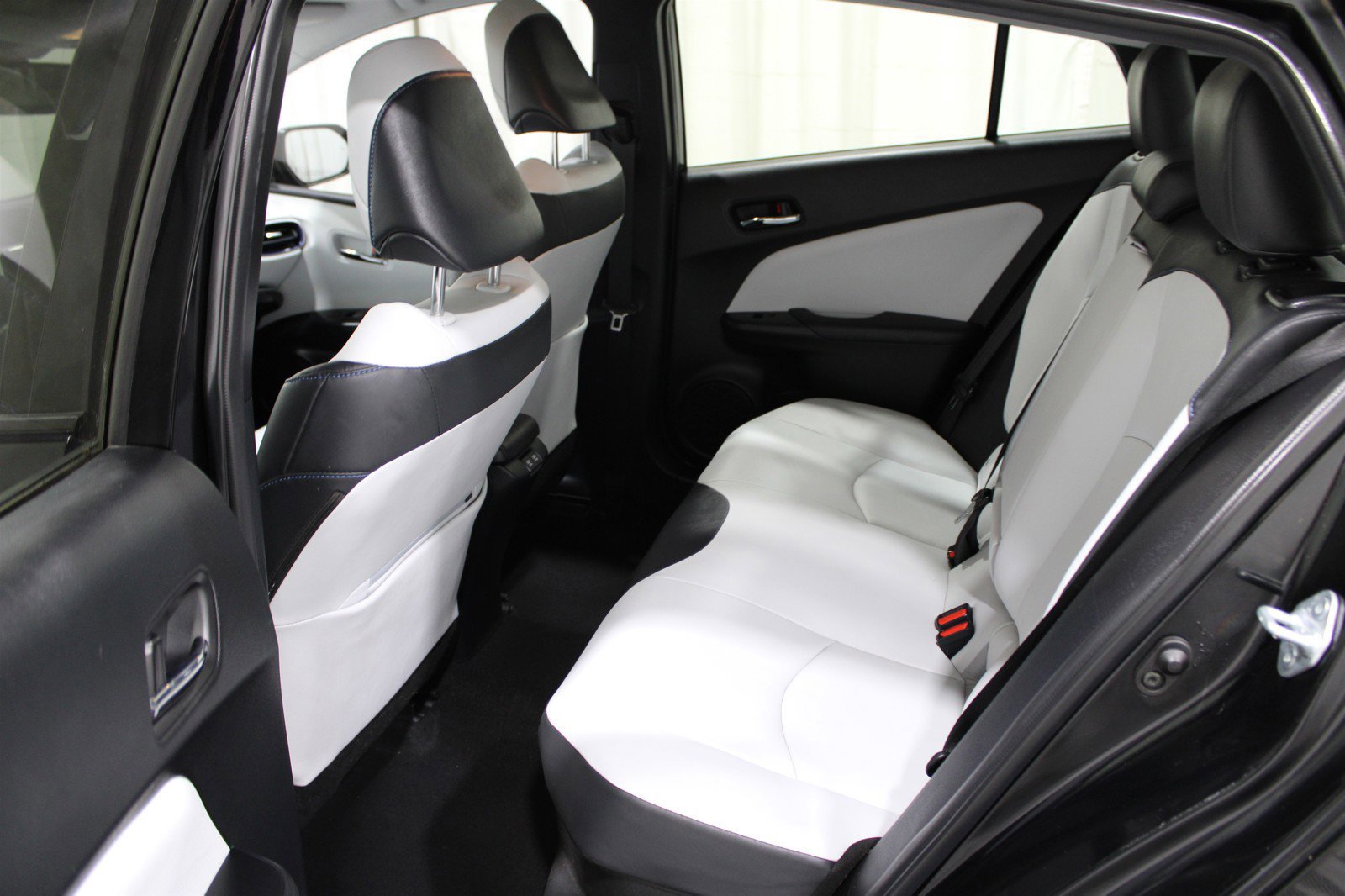 2021 Toyota Prius Limited photo 21