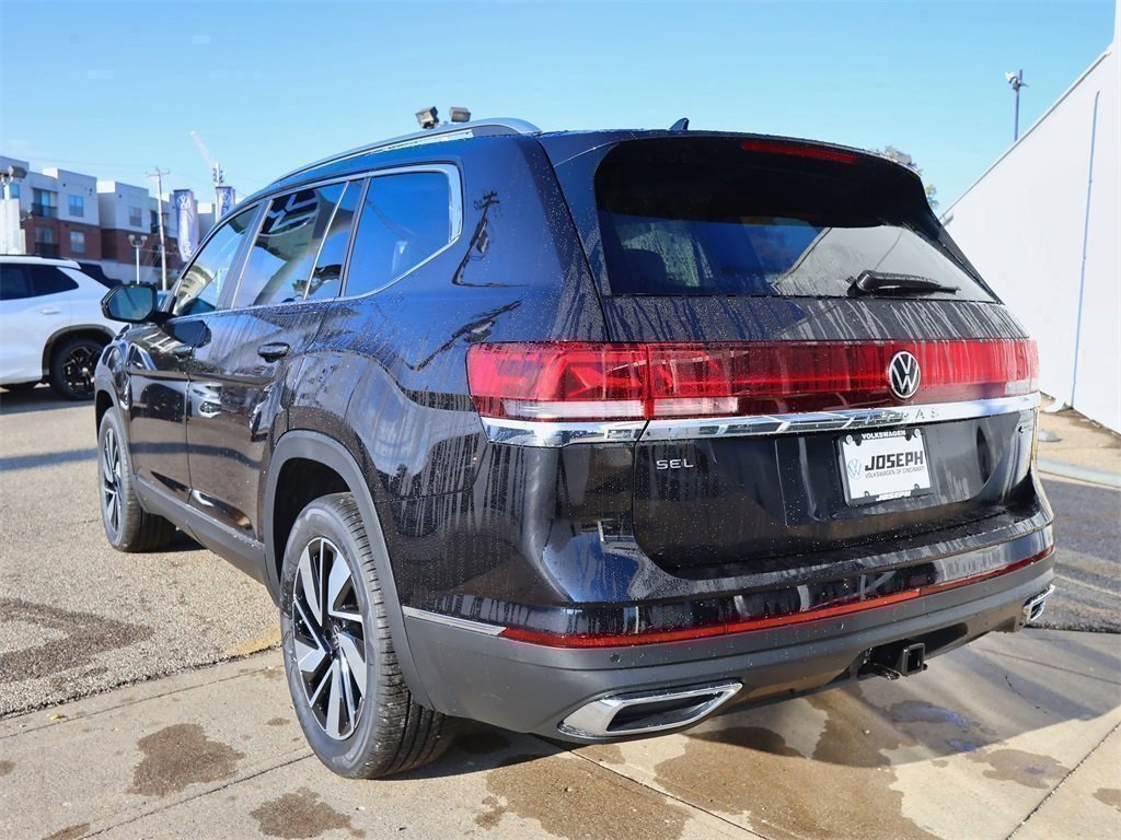 2026 Volkswagen Atlas SEL photo 2