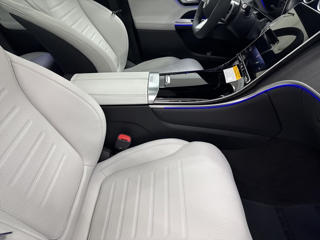 2026 Mercedes Benz GLC 300 photo 28