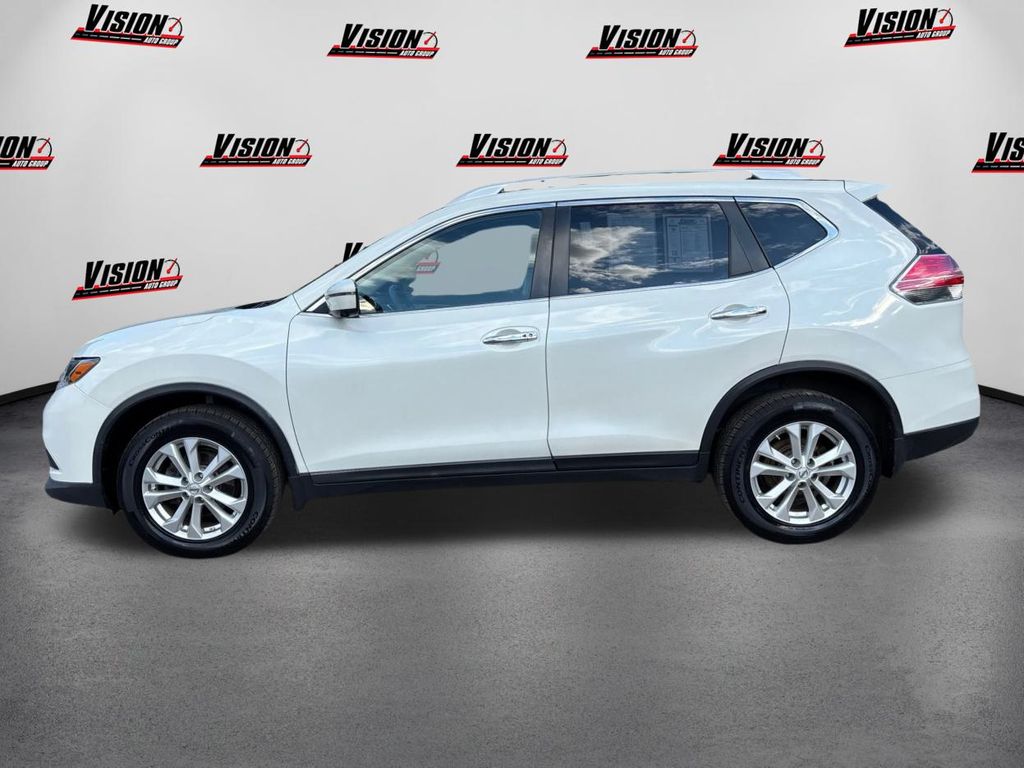 2016 Nissan Rogue SV photo 8