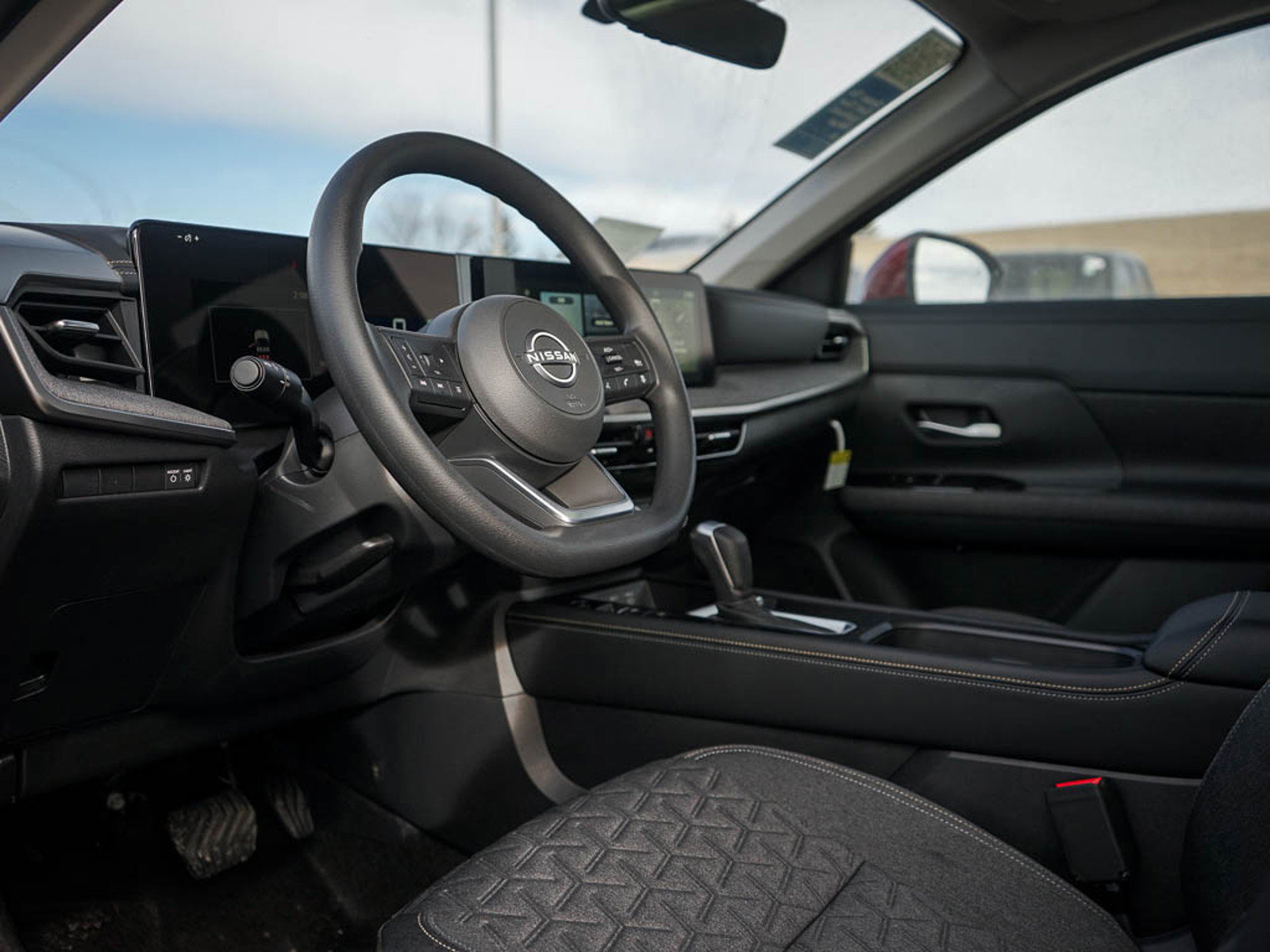 2025 Nissan Kicks SV photo 16
