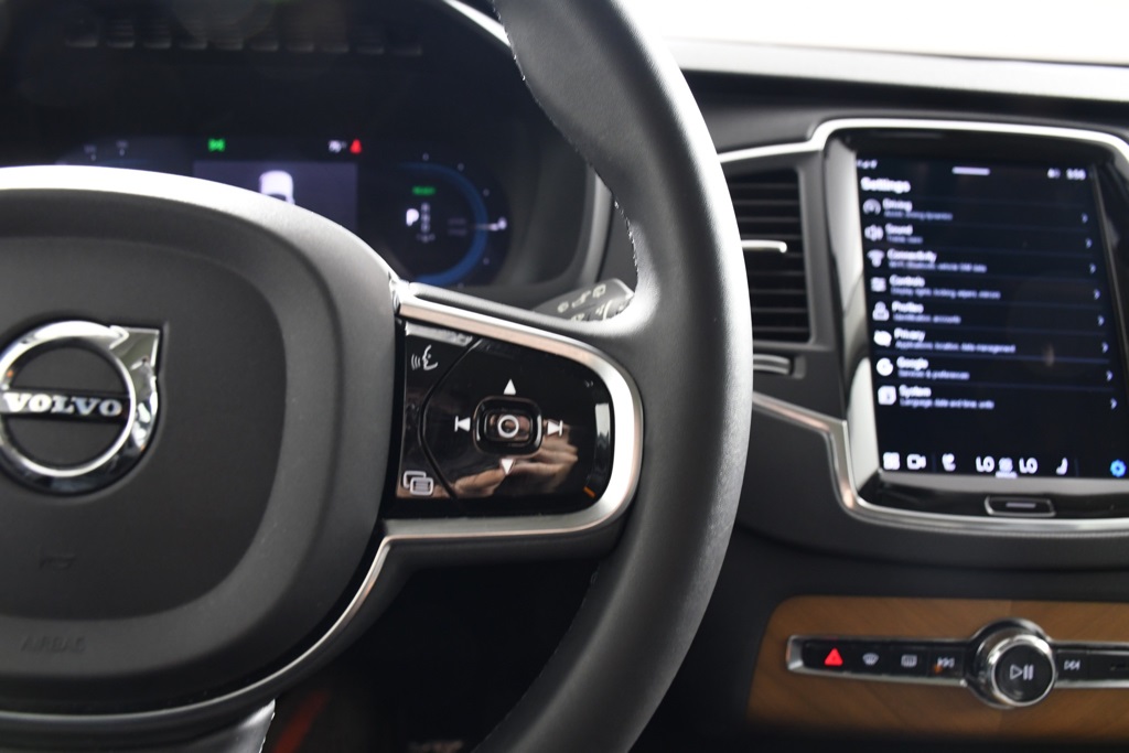2023 Volvo XC90 Recharge T8 Core photo 27