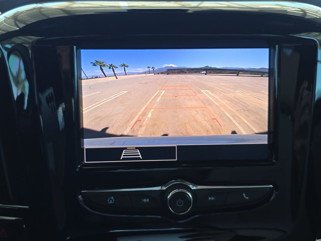 2022 Chevrolet Traverse LS photo 13
