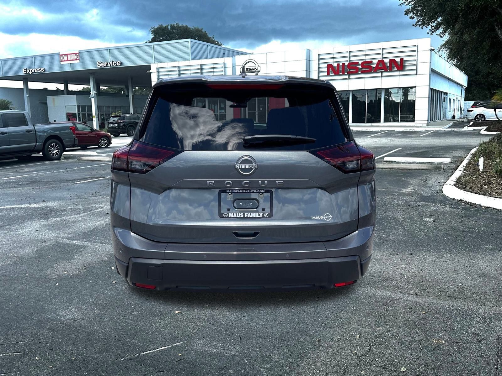 2026 Nissan Rogue SV photo 2