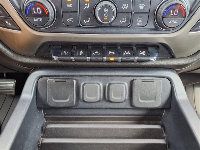 2018 Chevrolet Silverado 1500 High Country photo 18