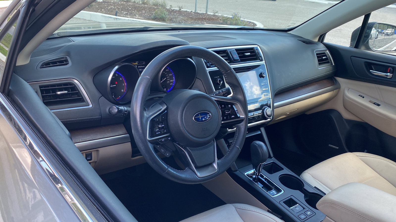 2019 Subaru Outback Limited photo 4