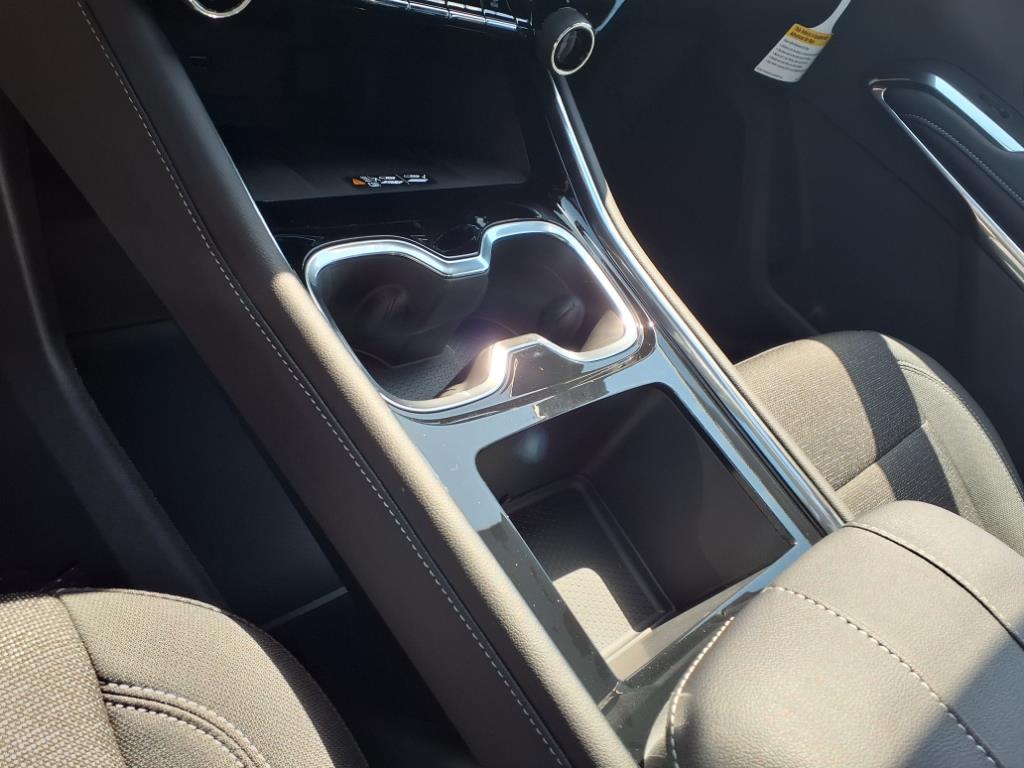 2025 Chevrolet Traverse photo 8