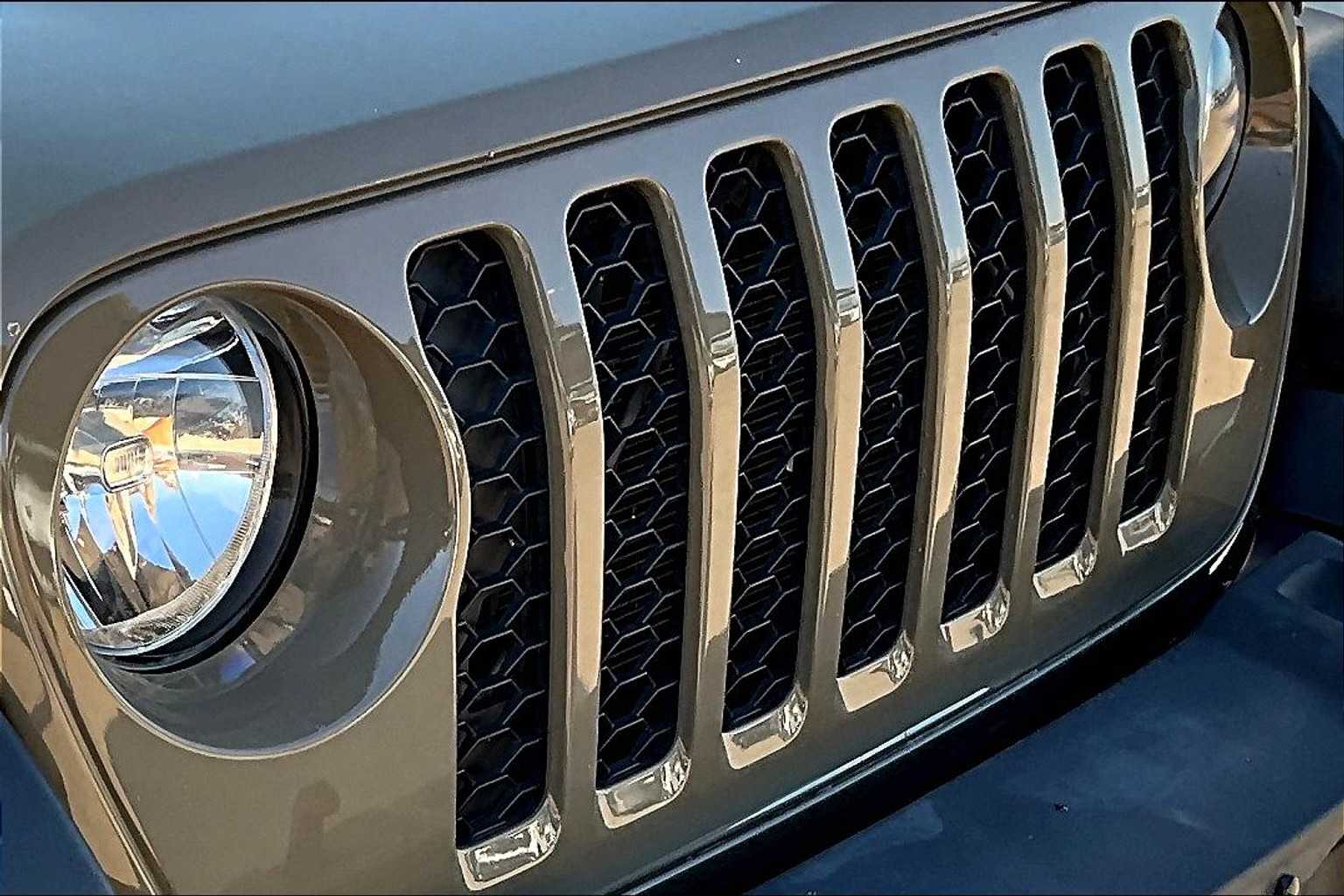 2020 Jeep Gladiator Sport S photo 26