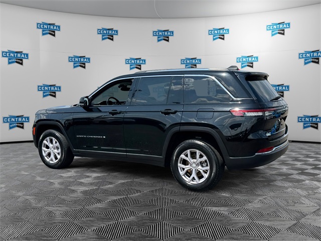 2022 Jeep Grand Cherokee Limited photo 3
