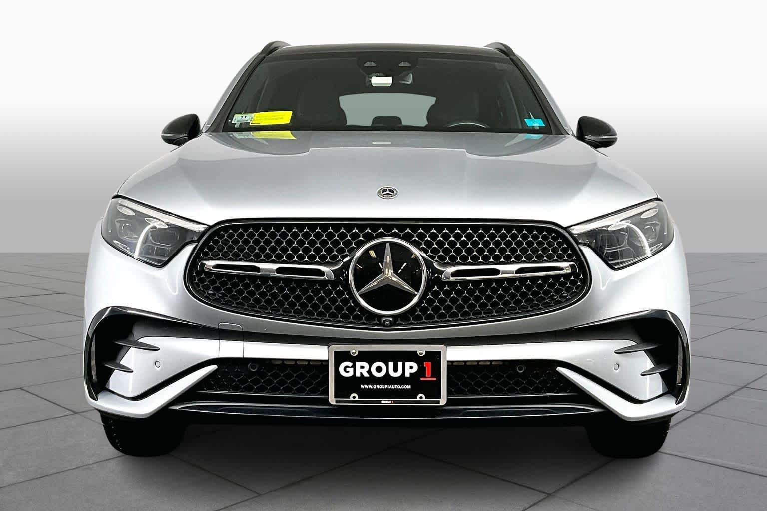 2024 Mercedes Benz GLC 300 4MATIC photo 3