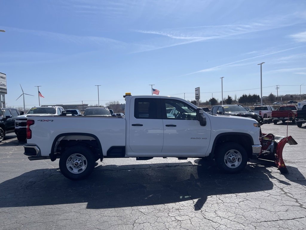 2025 Chevrolet Silverado 1500 photo 2