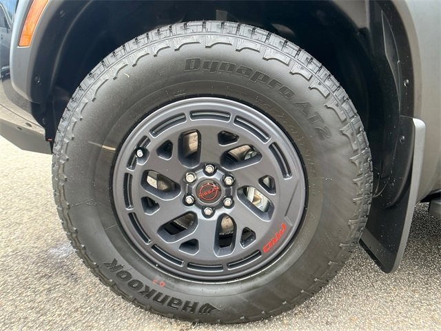 2025 Nissan Frontier PRO-4X photo 11