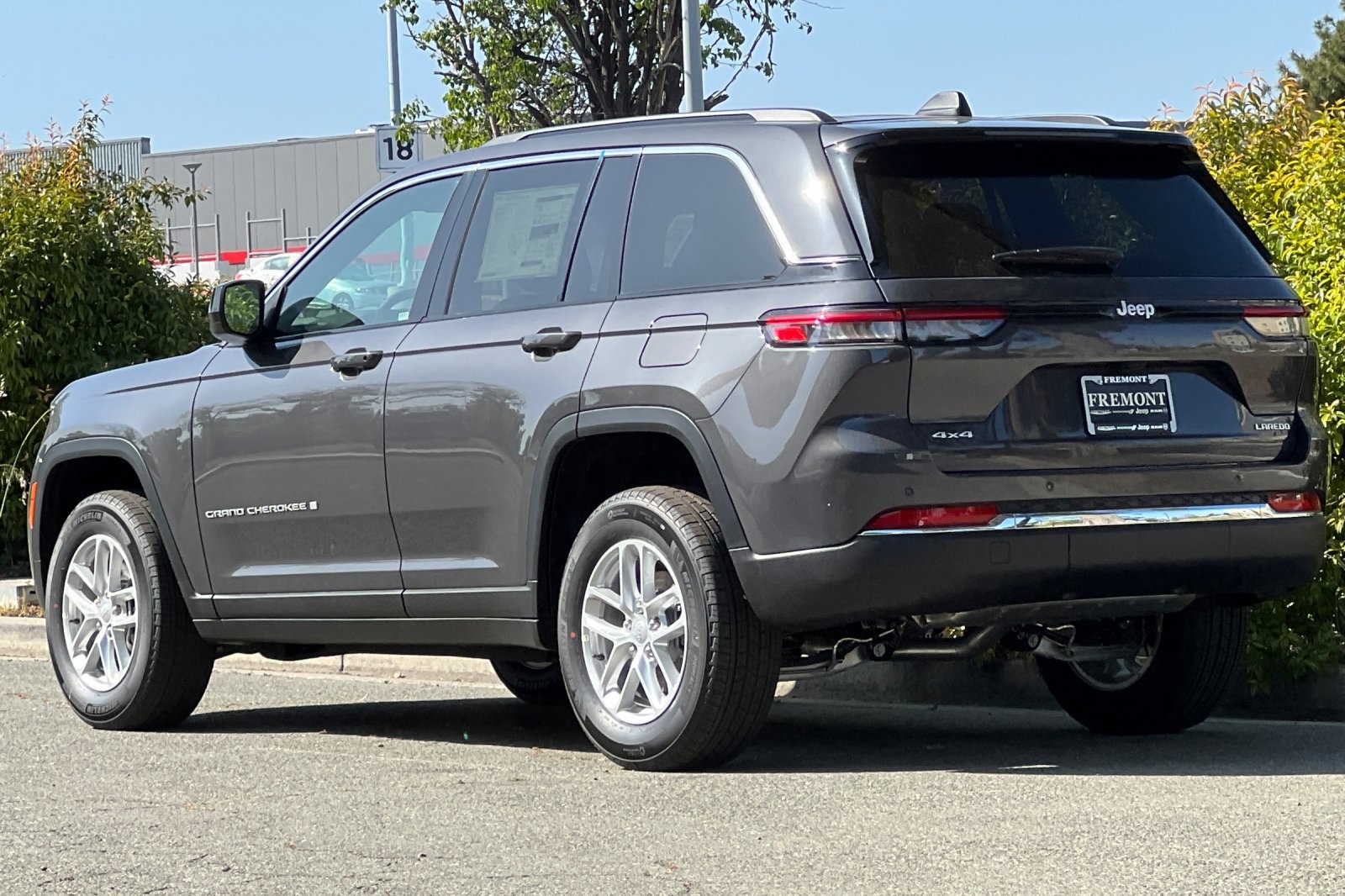 2025 Jeep Grand Cherokee Laredo X photo 5