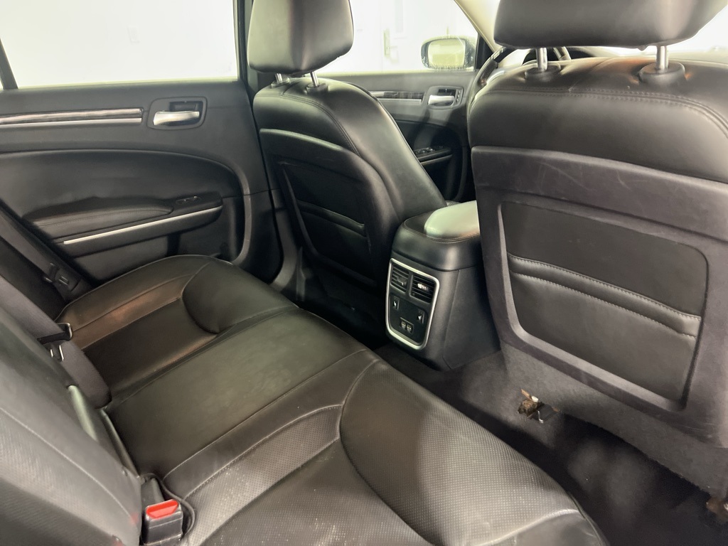 2020 Chrysler 300 Limited photo 26