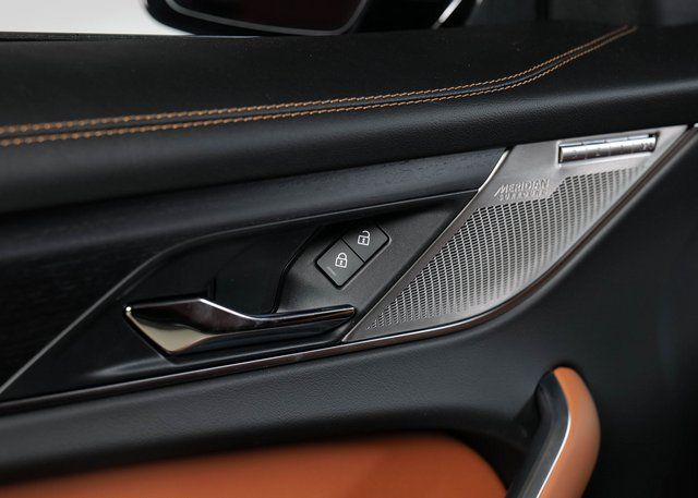 2026 Jaguar F-PACE P250 R-Dynamic S photo 16