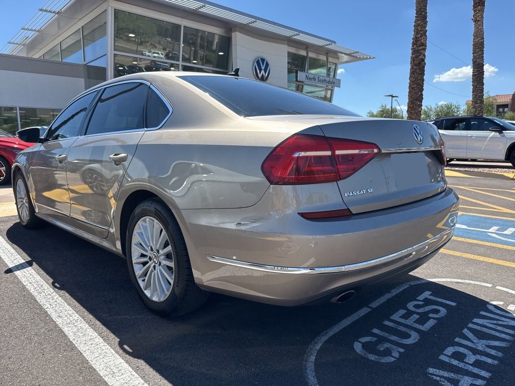 2016 Volkswagen Passat TDI SE photo 4