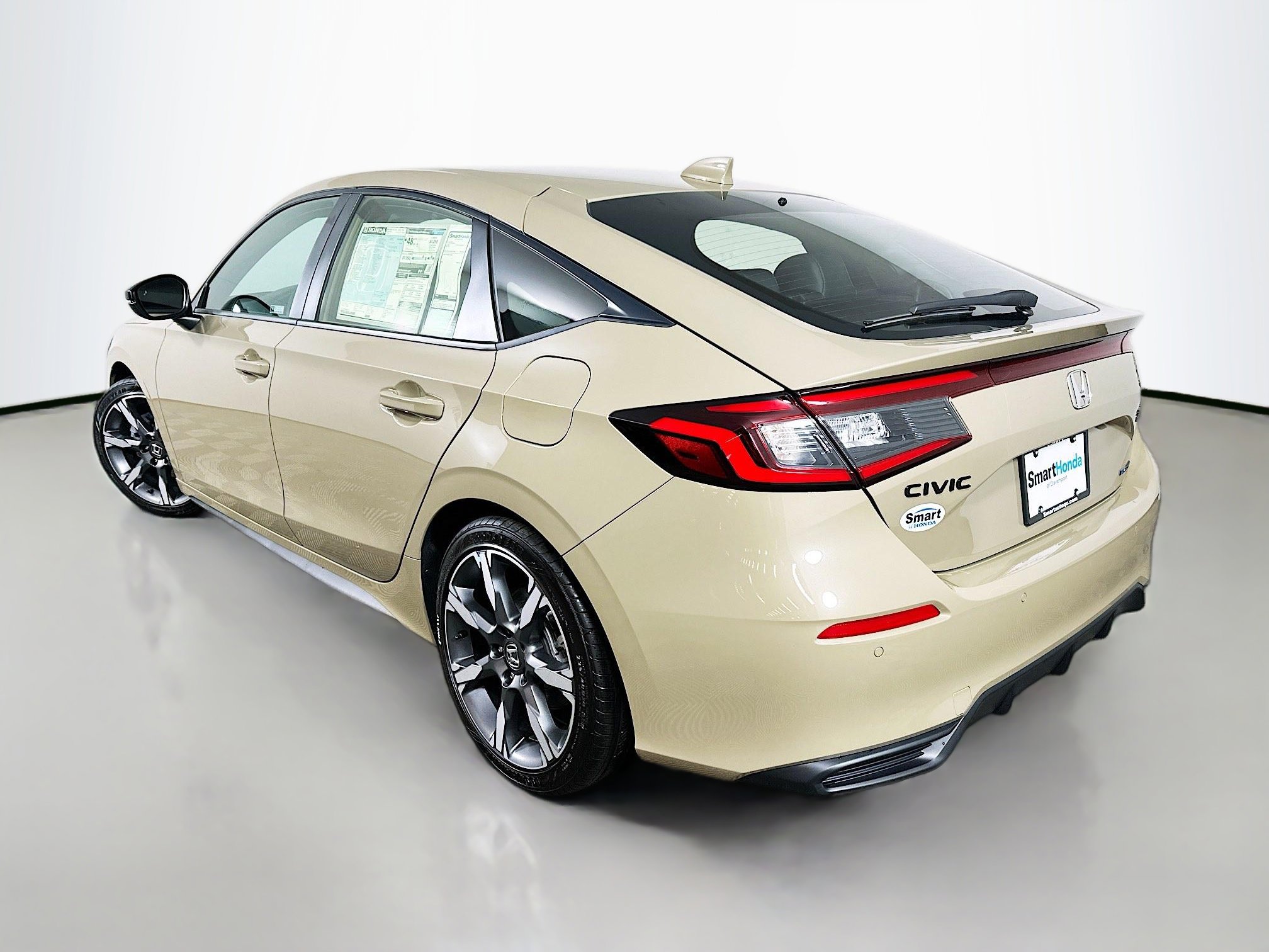 2026 Honda Civic Hatchback Touring Hybrid photo 5