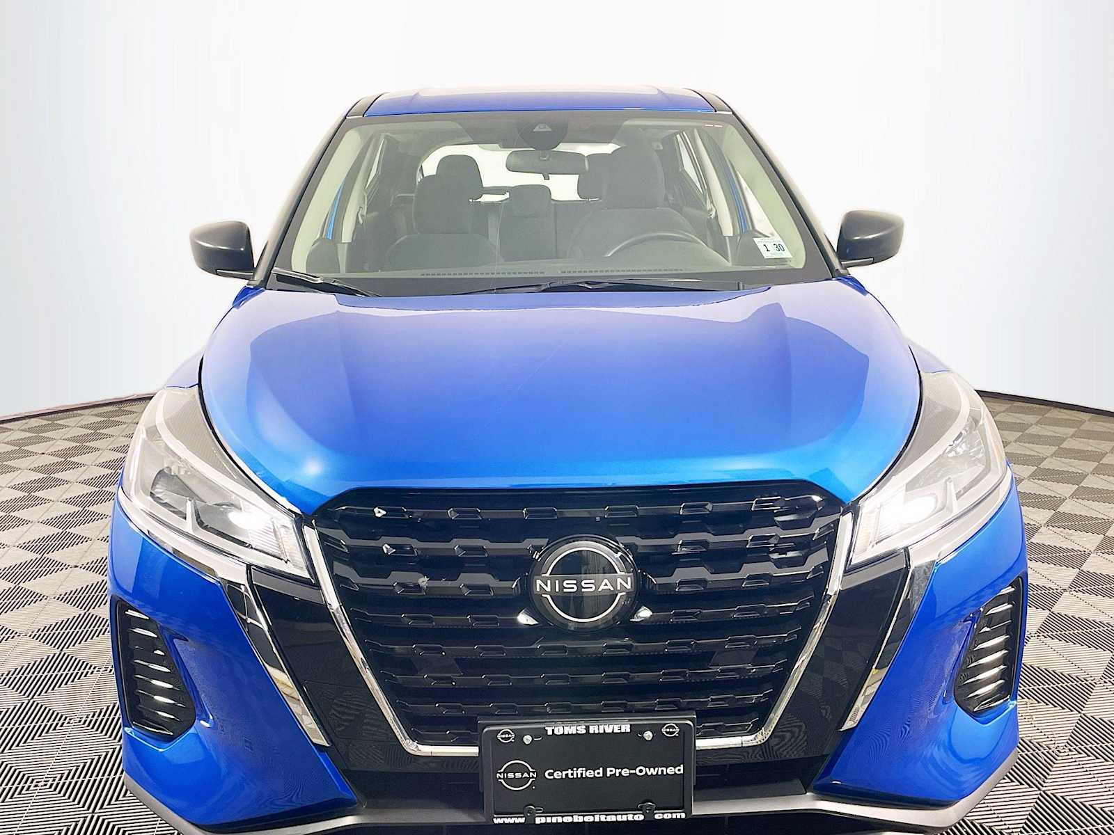 2024 Nissan Kicks S photo 2