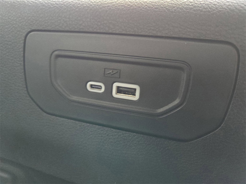 2025 Jeep Grand Cherokee Limited photo 7