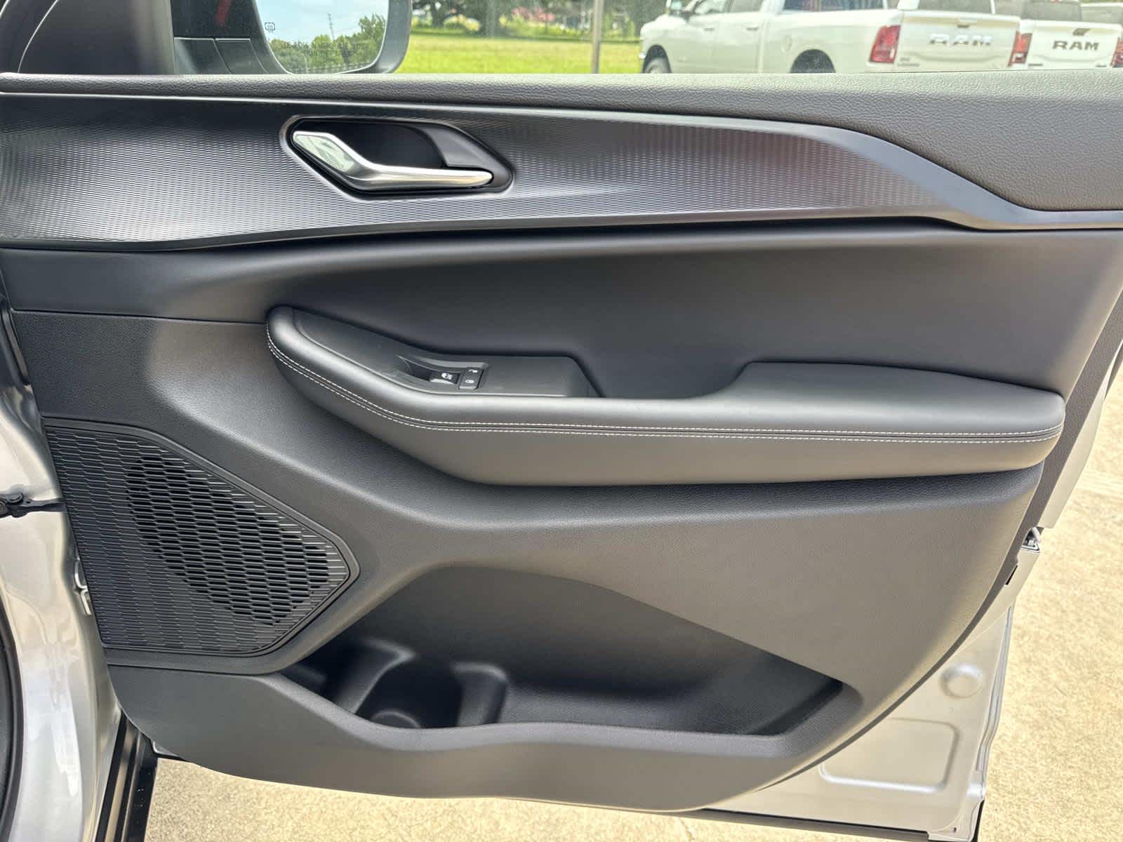 2025 Jeep Grand Cherokee Laredo X photo 22