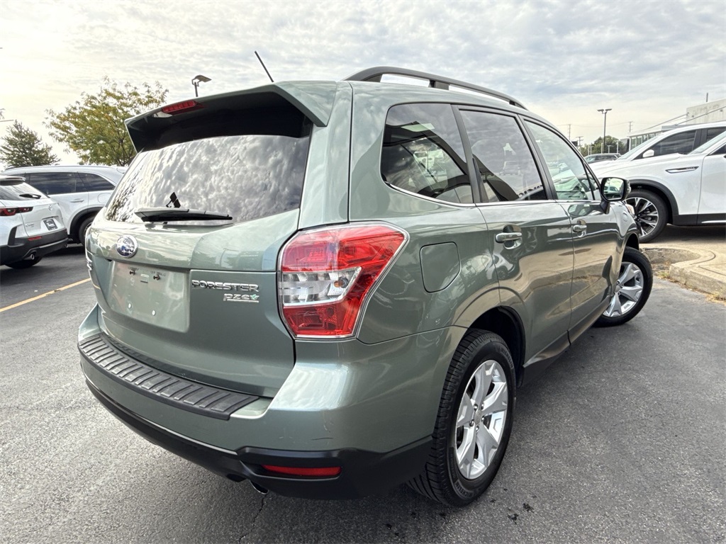 2014 Subaru Forester 2.5i Touring photo 3