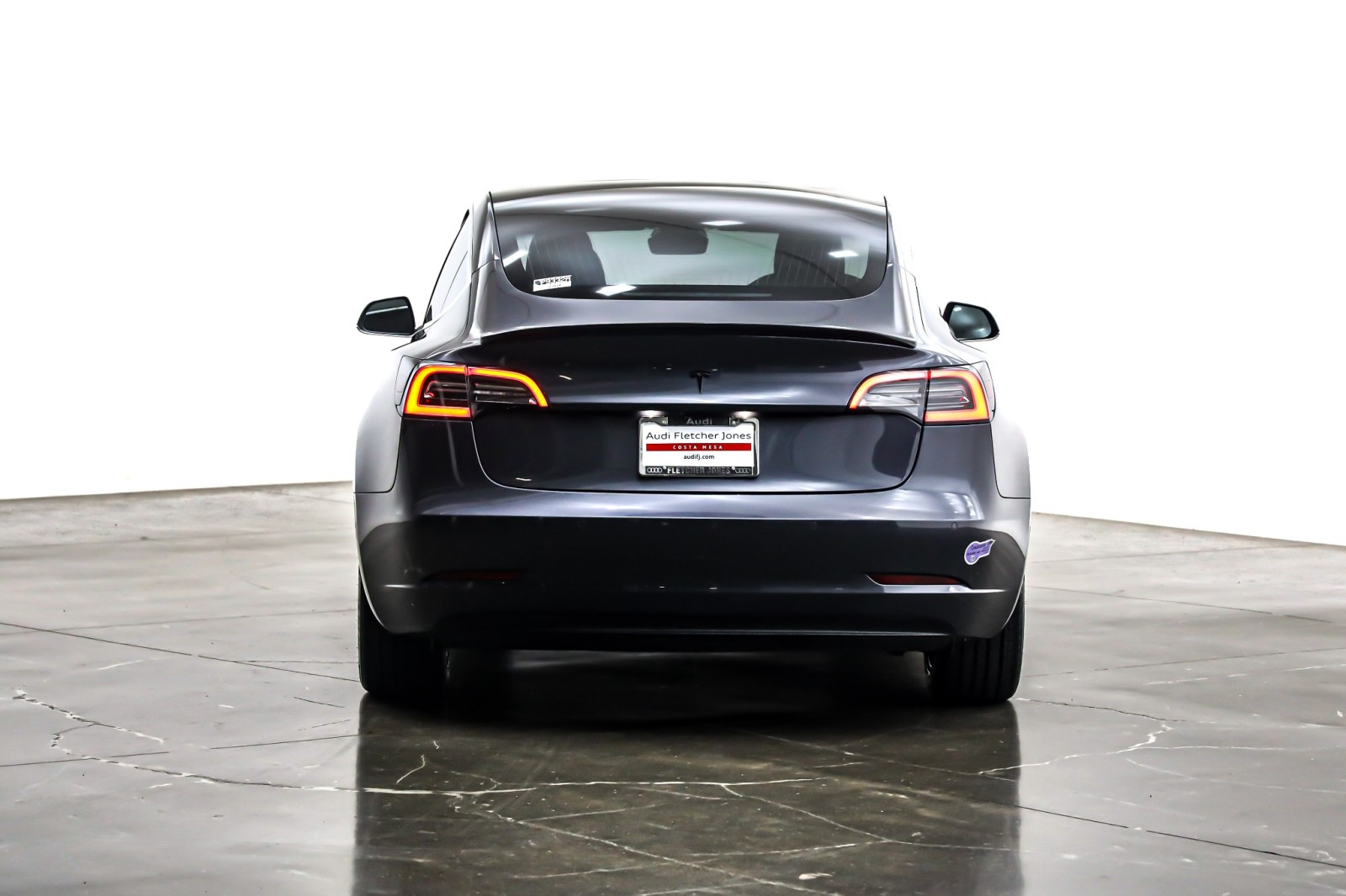 2019 Tesla Model 3 Standard Range Plus photo 2