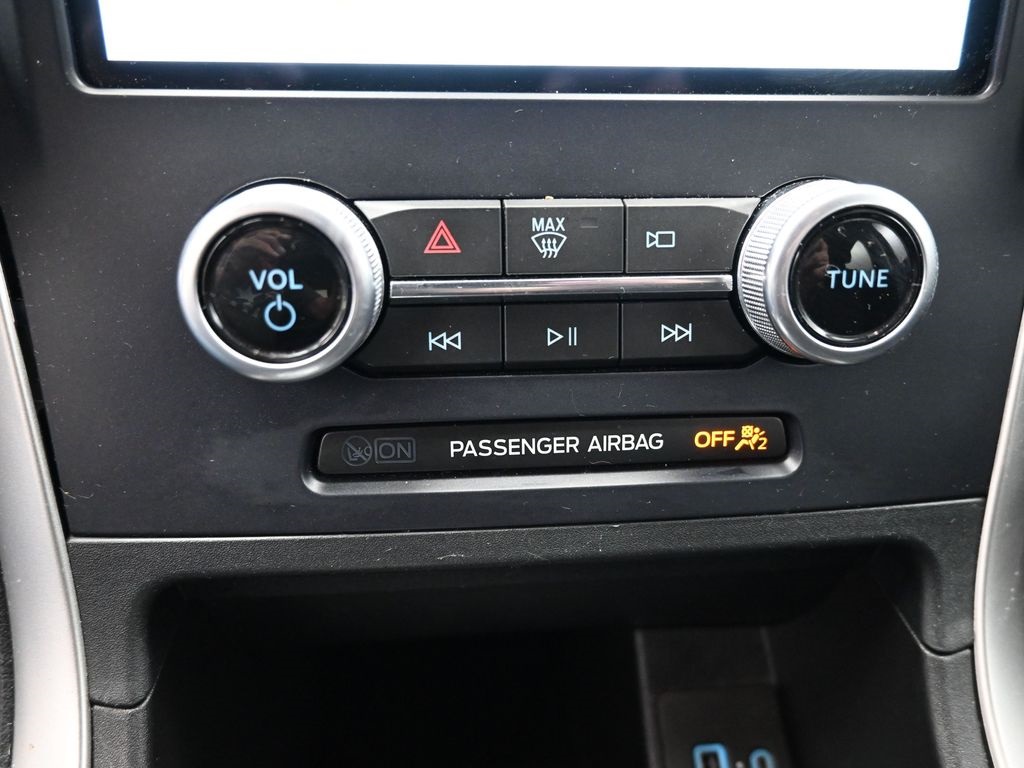 2023 Ford Edge SE photo 4