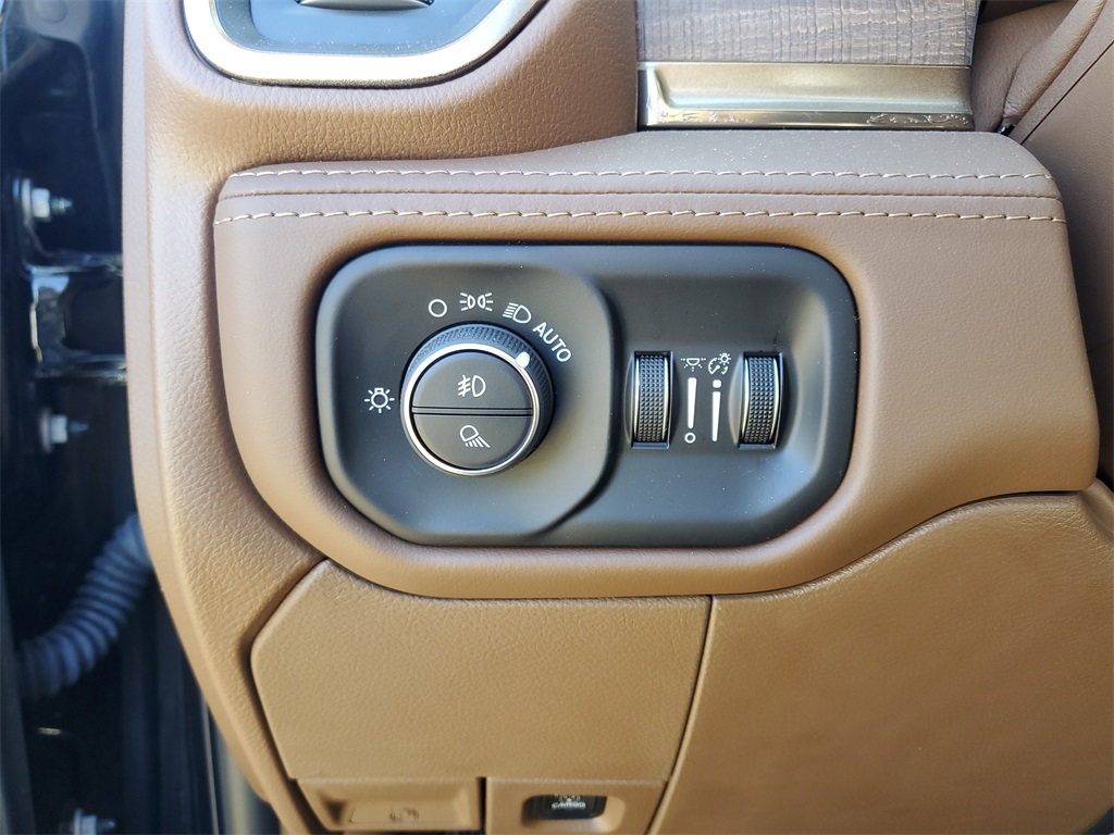 2024 Ram 3500 Laramie Longhorn photo 14