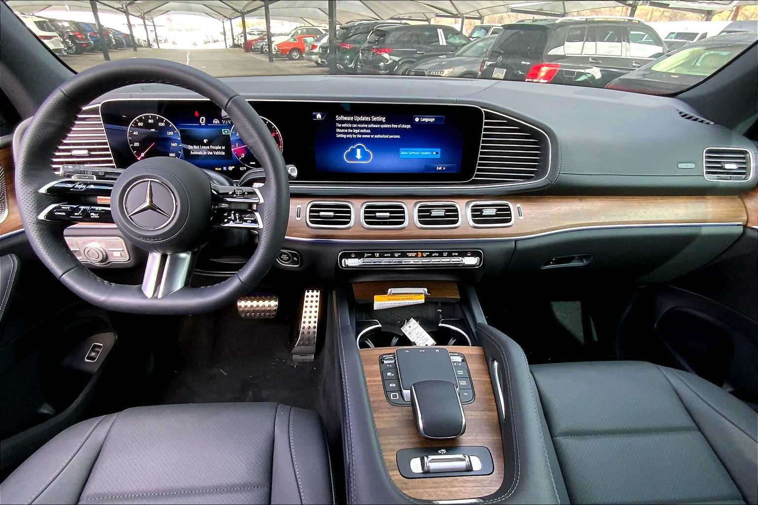 2025 Mercedes Benz GLS 450 4MATIC photo 7