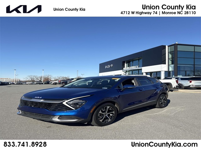 2024 Kia Sportage EX's photo