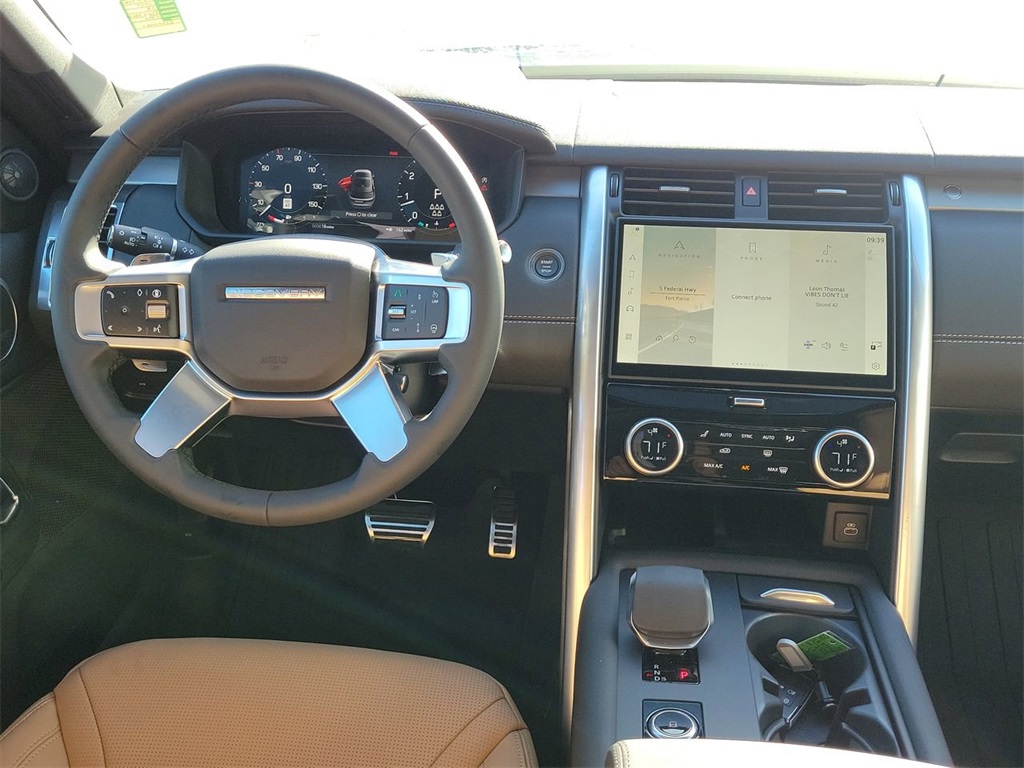 2025 Land Rover Discovery SE photo 19