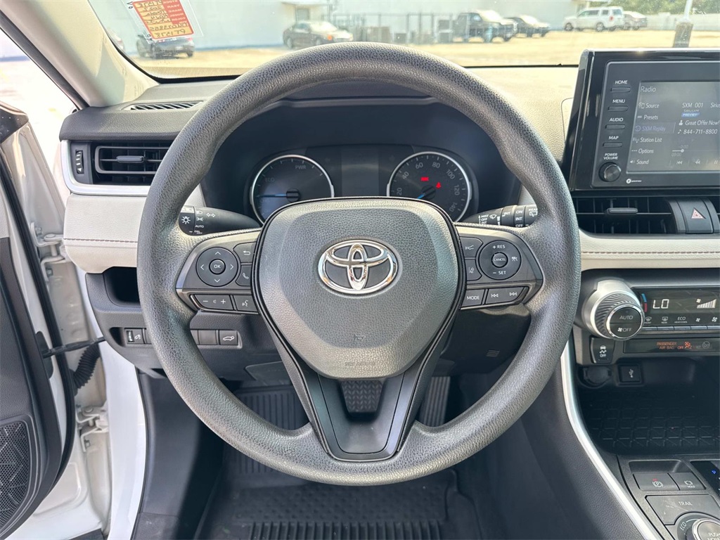 2022 Toyota RAV4 Hybrid XLE photo 21