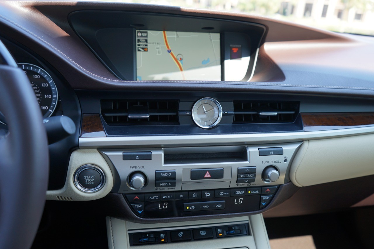 2017 Lexus ES 350 photo 16