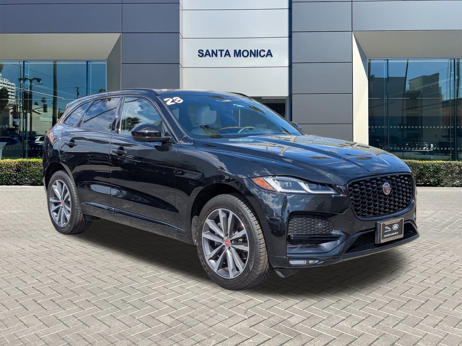 2023 Jaguar F-PACE P250 S photo 3