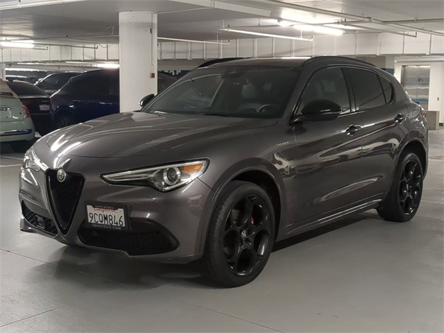2022 Alfa Romeo Stelvio Ti Sport photo 3