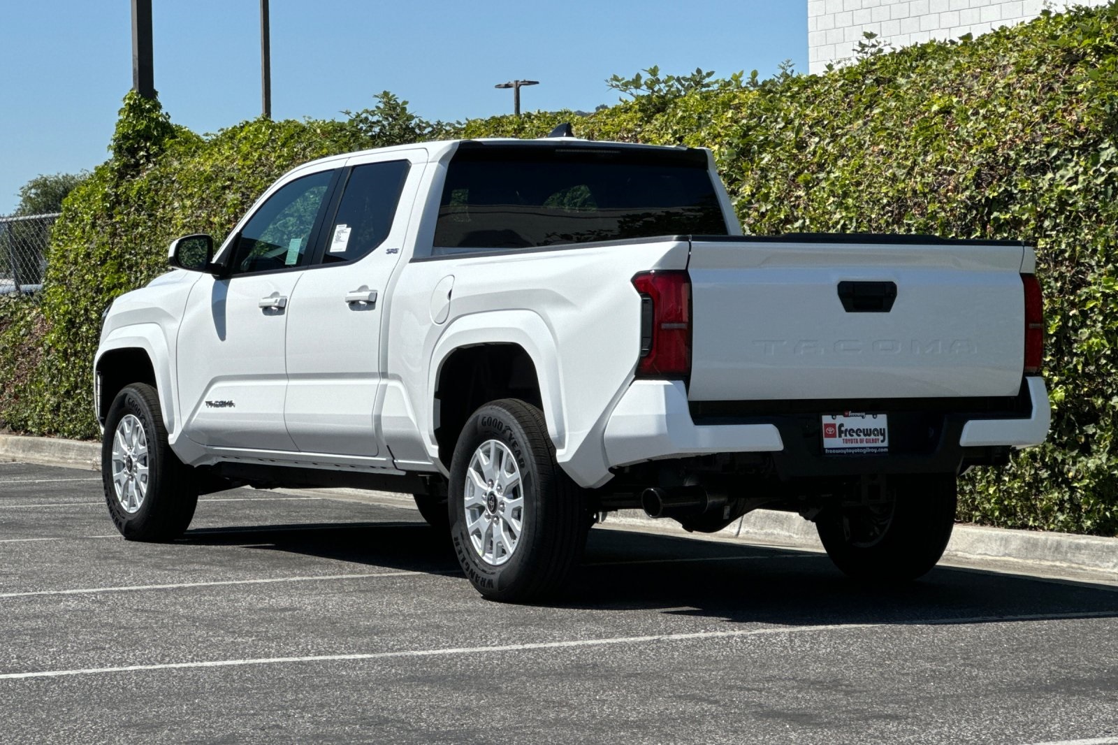2025 Toyota Tacoma SR5 photo 6