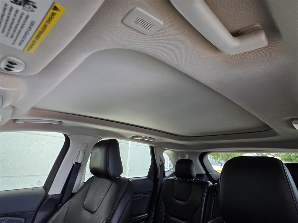 2020 Ford Edge Titanium photo 9
