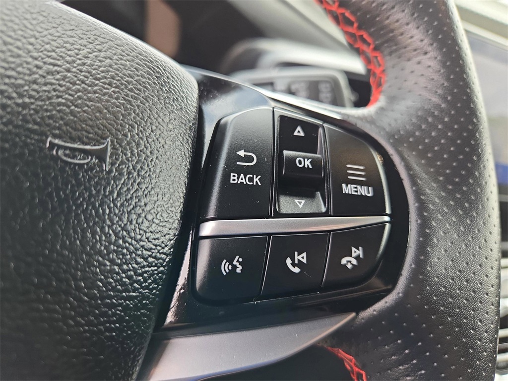 2024 Ford Explorer ST-Line photo 24