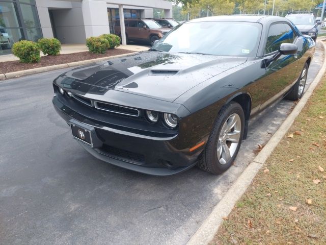 2021 Dodge Challenger SXT photo 4