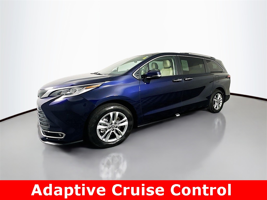 2024 Toyota Sienna Limited photo 4