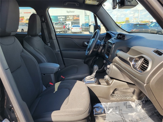 2022 Jeep Renegade Altitude photo 16